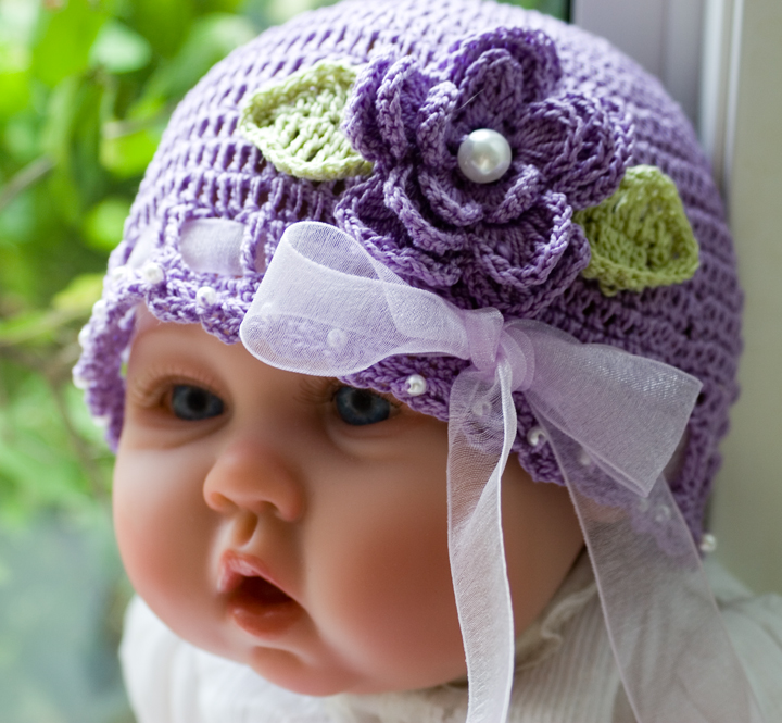 şapkalı bebek